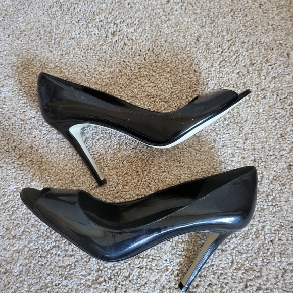 🌻SALE🌻 GUC ENZO ANGIOLINI GENUINE PATENT LEATHER HEELS - Picture 2 of 11
